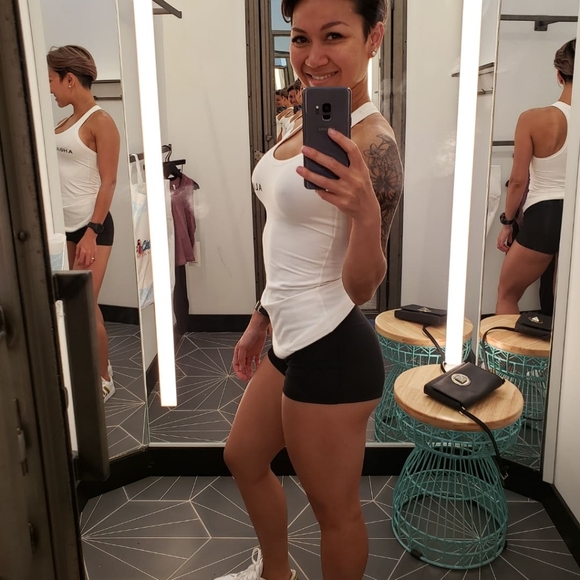 Meet your Posher, Helen - Picture 5 of 7